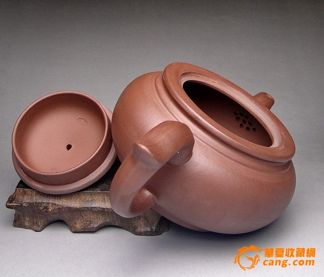 宜兴原矿紫砂.工艺师崔国云制【飞把壶】