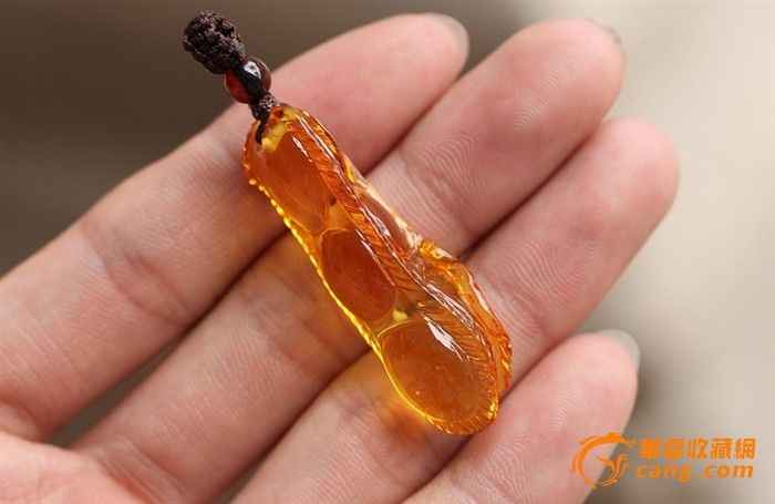 27天然琥珀吊坠 金珀吊坠 金黄密润 流萤四溢 火光强烈 带国检证书|27天然琥珀吊坠 金珀吊坠 金黄密润 流萤四溢 火光强烈 带国检证书拍卖|竞价|价格|交易-玉器拍卖-华夏收藏网