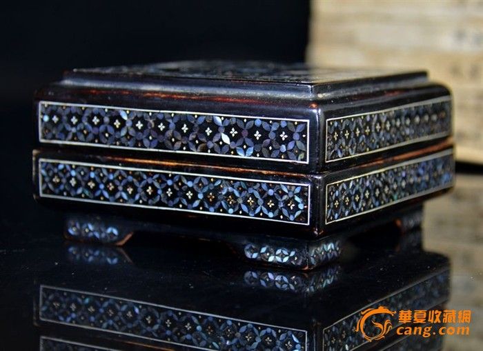 清大漆镶嵌螺钿花卉纹四方香盒_清大漆镶嵌螺