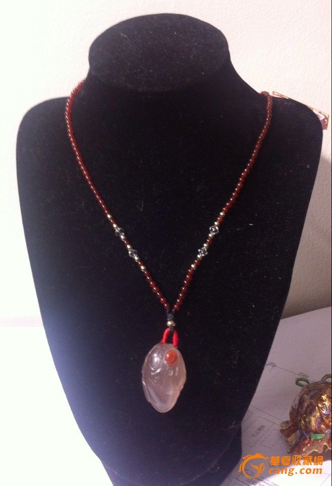 凉山南红玛瑙巧色雕"一路连科"挂件_在线拍卖网_艺术品拍卖_古玩拍卖_华夏收藏网