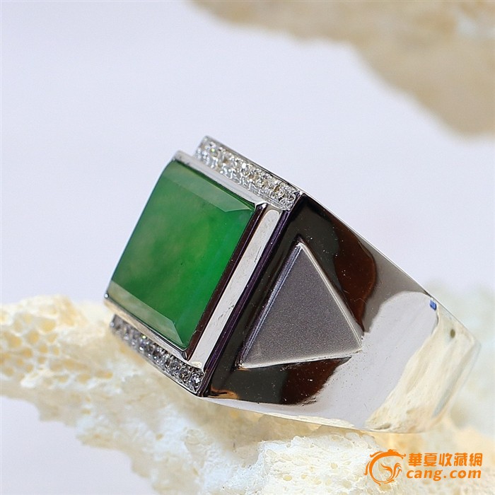 天然冰种翡翠阳绿18k白金镶钻男戒指