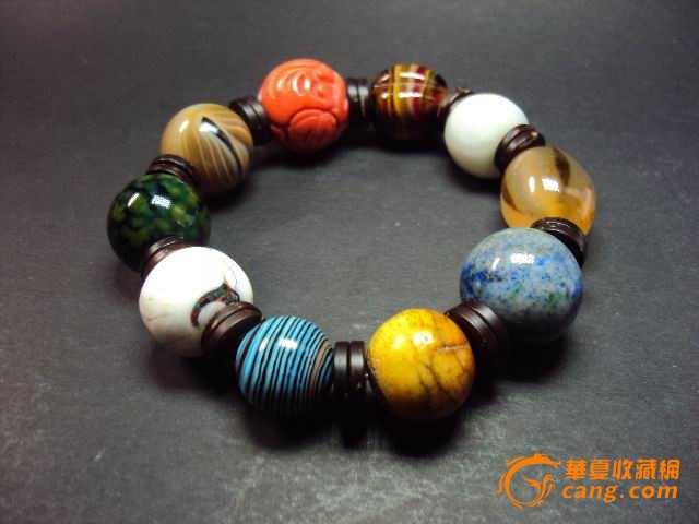 精美的多宝手串