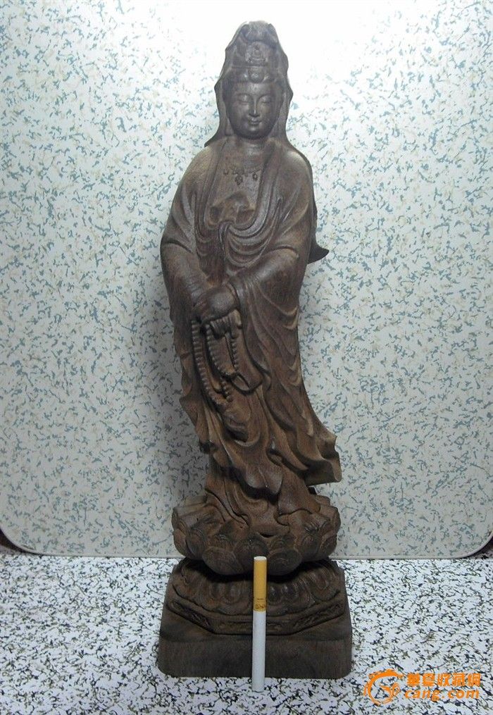 以藏养藏!为了感谢新老朋友的支持和提高本场人气!所有藏品均超低一口价! 【尺寸】高40厘米,宽12厘米,厚10厘米.(均取最大值) 【重量】重2002克。 【拍摄】一对一实物拍照,绝无ps.因光线及显示屏等不同会有轻微视觉色差,请参考手标或烟标。 【退货】退货的朋友,请自觉承担来回运费,谢谢!