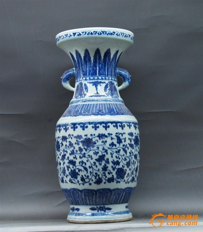 乾隆缠枝莲青花大瓶