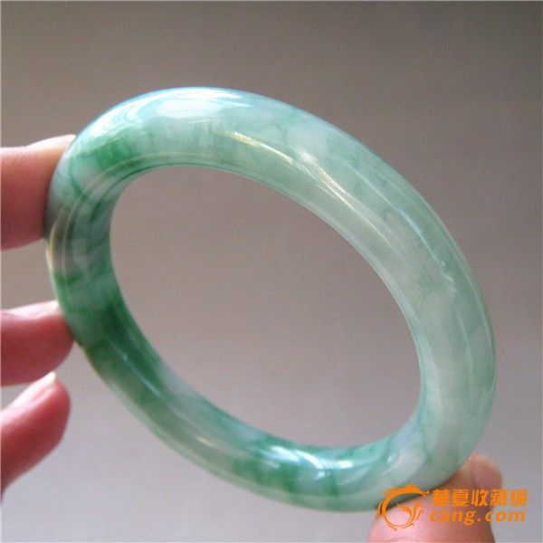 金丝种阳绿翡翠手镯