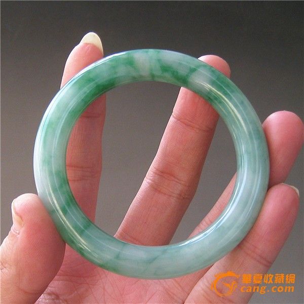 金丝种阳绿翡翠手镯