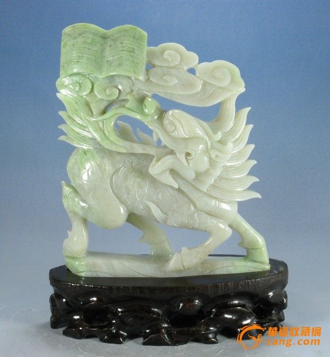 带翠色老坑和田玉 苏工精雕 玉麒麟摆件
