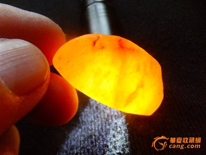 新疆克拉玛依【宝石光】原石