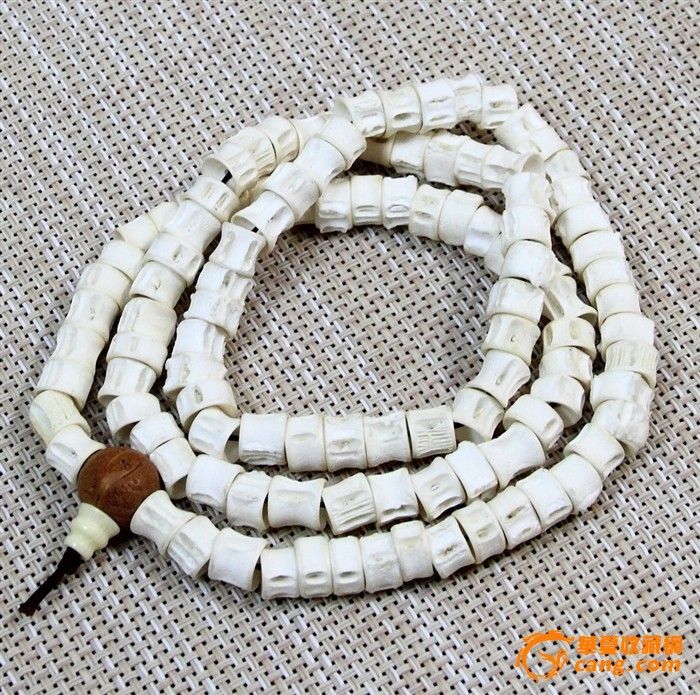 忘记写了 拍品运费: 22 品相: 全品 描述: 材质: 选取鲨鱼骨,白色,无